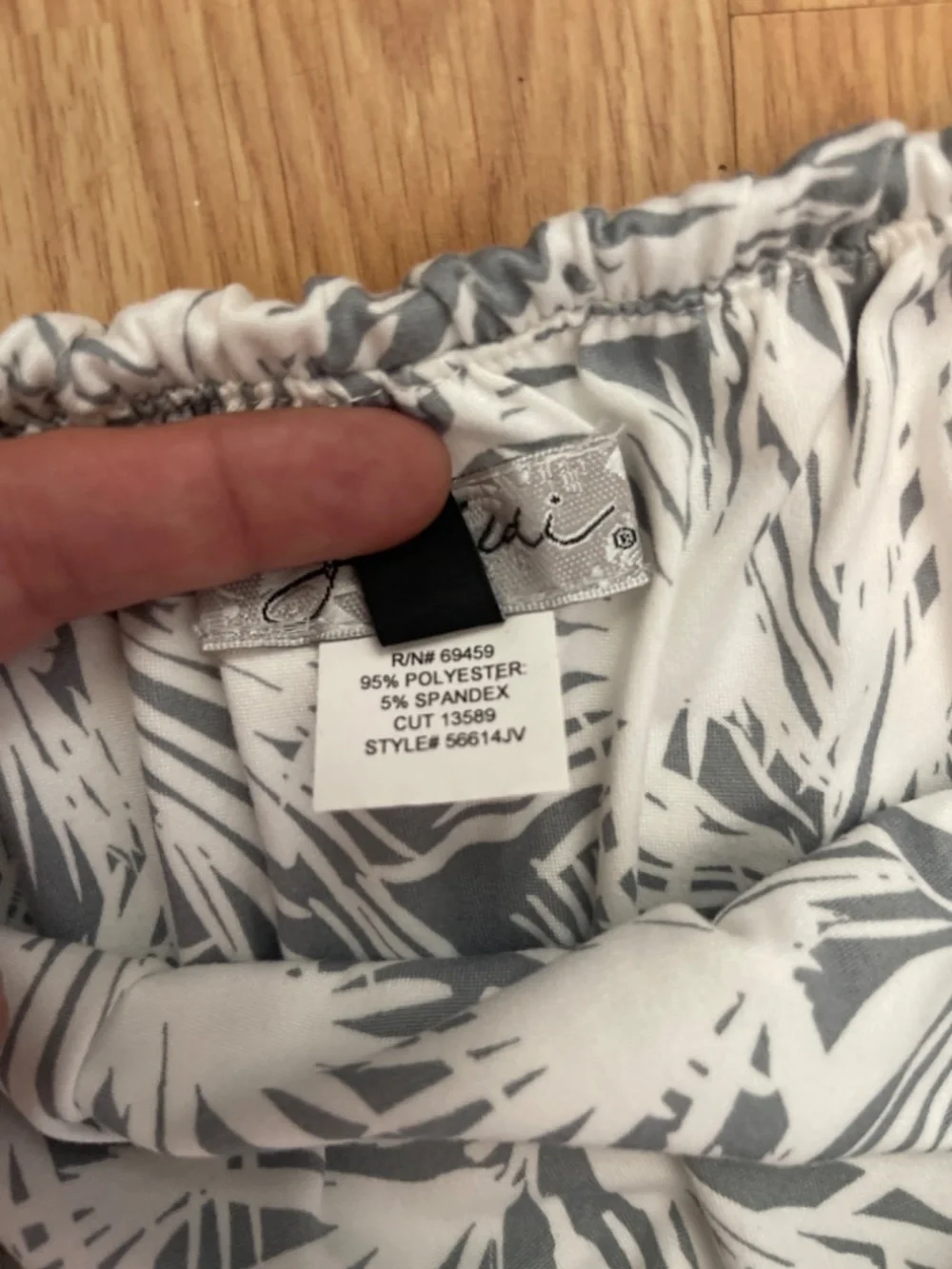 NWT J. Valdi Strapless Gray & White Tropical Cropped Jumpsuit / Coverup Size S
